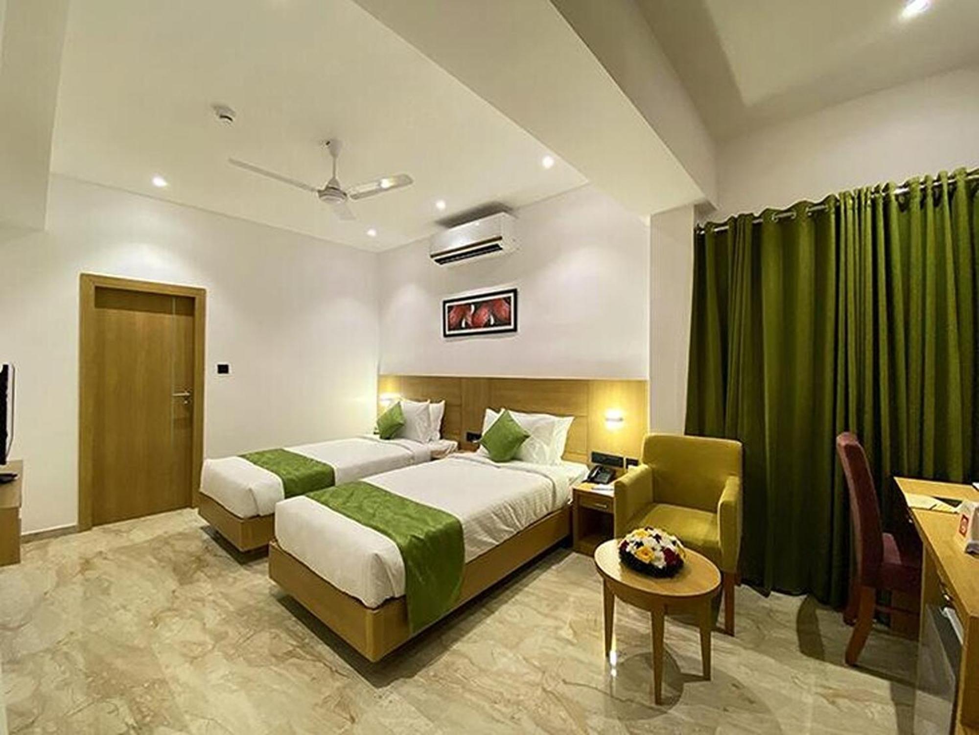 Park Residency Kodungallur Thrissur エクステリア 写真